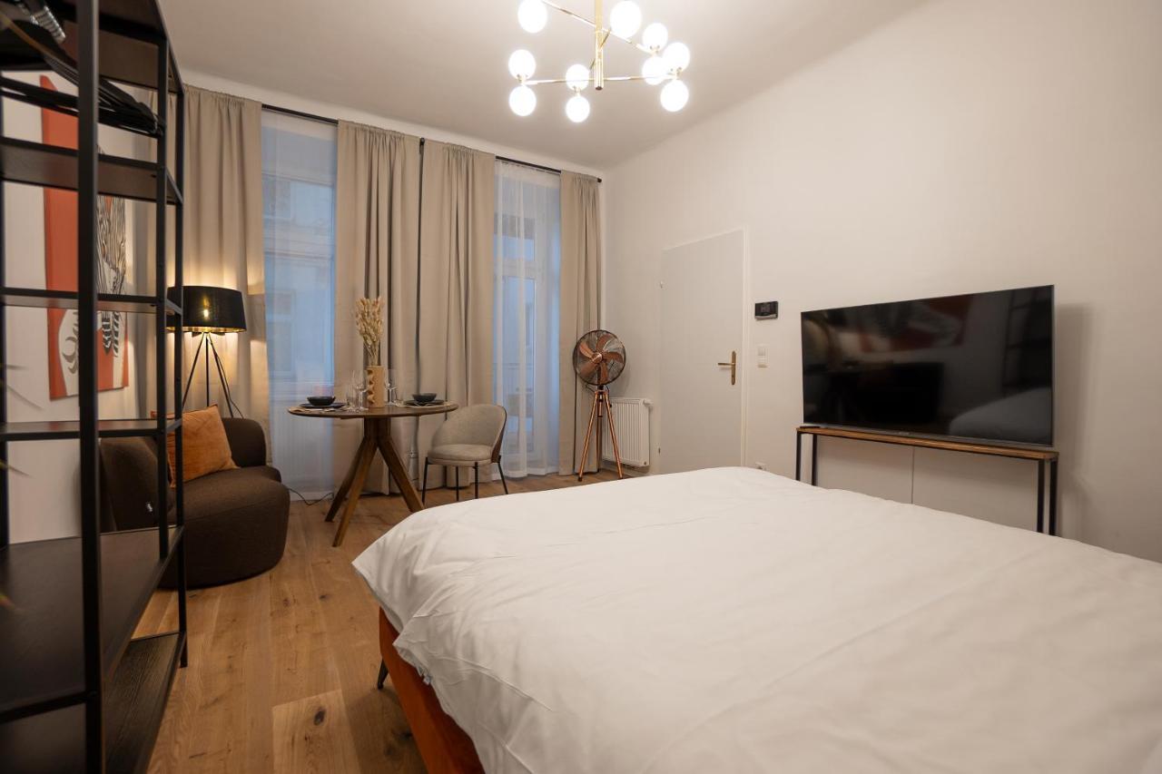 Stylish Central 1-Bedroom Apartment With A Terrace Vienna Exterior photo